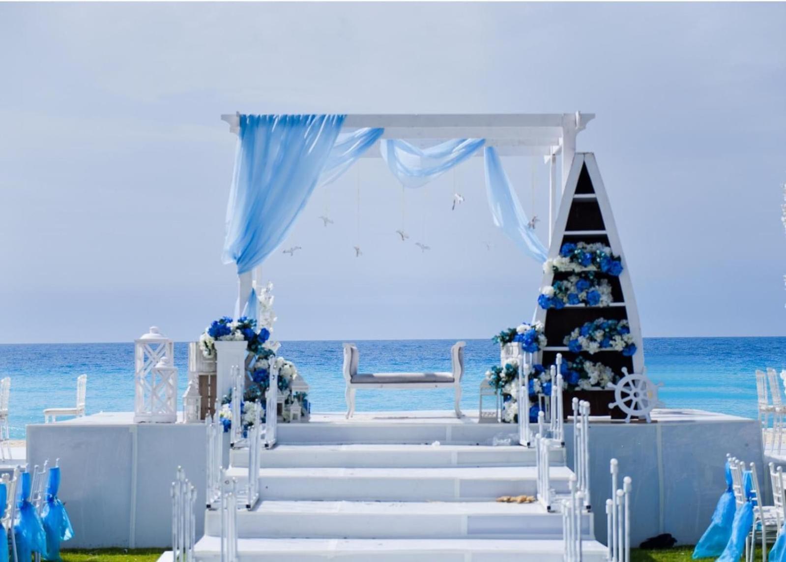 Borg El Arab Beach Resort Exteriör bild A beach wedding