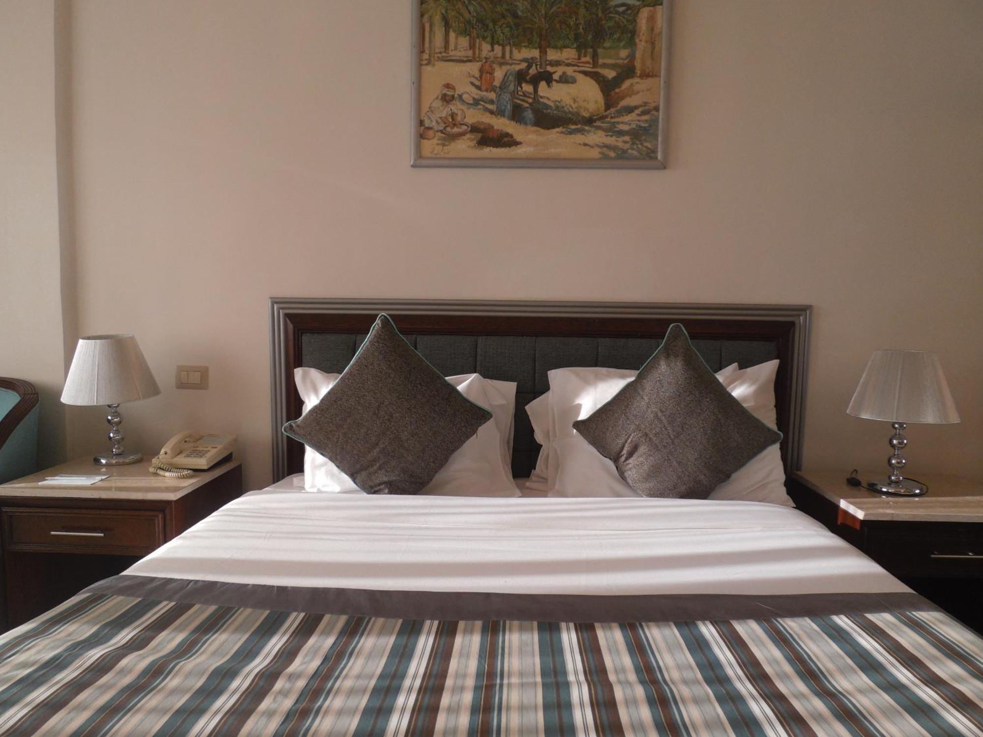 Borg El Arab Beach Resort Exteriör bild A bedroom at the hotel